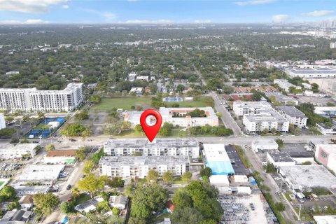 Condo in North Miami, Florida, 1 bedroom  № 1995981 - photo 18