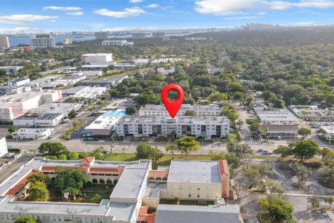 Condo in North Miami, Florida, 1 bedroom  № 1995981 - photo 15