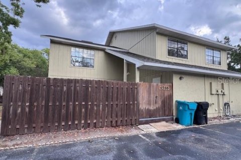 Adosado en Orlando, Florida 2 dormitorios, 124.3 m2 № 2150572