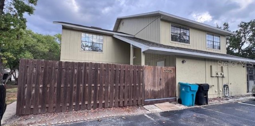Adosado en Orlando, Florida 2 dormitorios, 124.3 m2 № 2150572