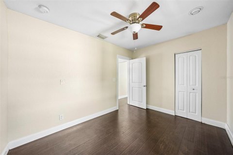 Commercial property in Saint Petersburg, Florida 5 bedrooms, 173.36 sq.m. № 2421949 - photo 22