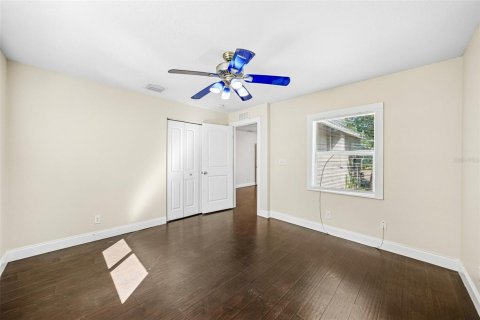 Commercial property in Saint Petersburg, Florida 5 bedrooms, 173.36 sq.m. № 2421949 - photo 24