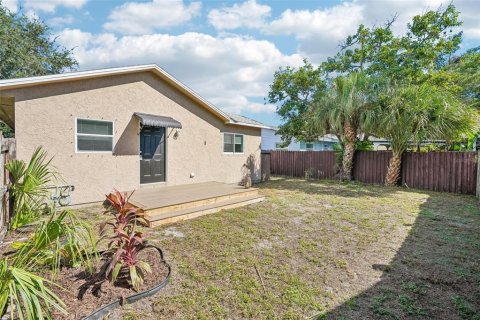 Commercial property in Saint Petersburg, Florida 5 bedrooms, 173.36 sq.m. № 2421949 - photo 29