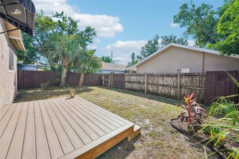 Commercial property in Saint Petersburg, Florida 5 bedrooms, 173.36 sq.m. № 2421949 - photo 28