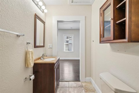 Commercial property in Saint Petersburg, Florida 5 bedrooms, 173.36 sq.m. № 2421949 - photo 20