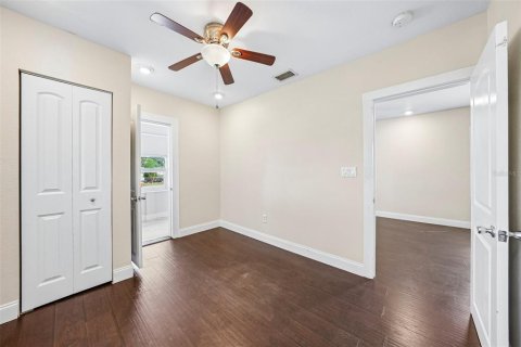 Commercial property in Saint Petersburg, Florida 5 bedrooms, 173.36 sq.m. № 2421949 - photo 26