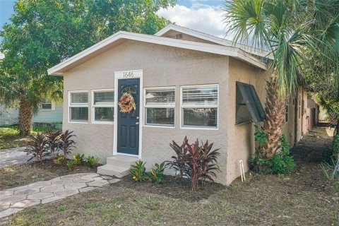 Commercial property in Saint Petersburg, Florida 5 bedrooms, 173.36 sq.m. № 2421949