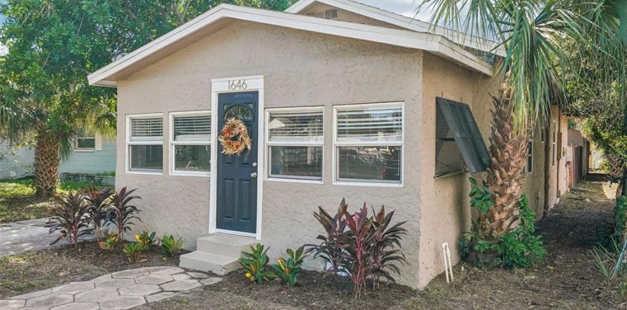 Commercial property in Saint Petersburg, Florida 5 bedrooms, 173.36 sq.m. № 2421949