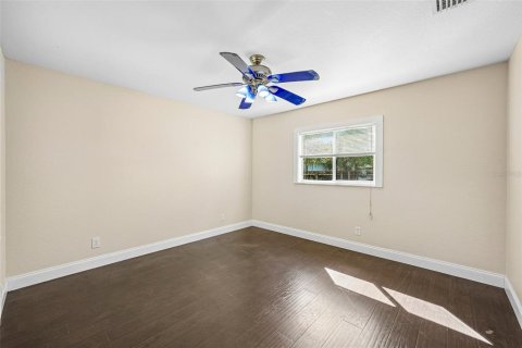 Commercial property in Saint Petersburg, Florida 5 bedrooms, 173.36 sq.m. № 2421949 - photo 23