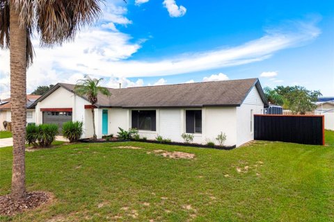 Casa en venta en Kissimmee, Florida, 4 dormitorios, 160.44 m2 № 2386176 - foto 3