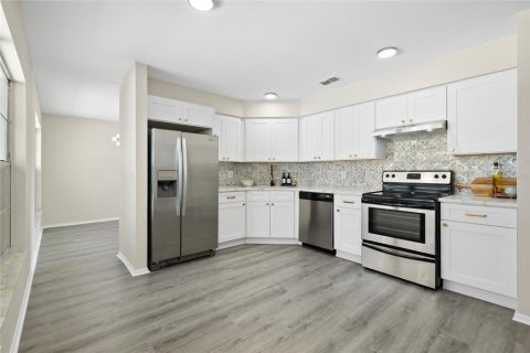 Casa en venta en Kissimmee, Florida, 4 dormitorios, 160.44 m2 № 2386176 - foto 18
