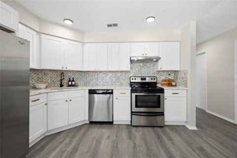 Casa en venta en Kissimmee, Florida, 4 dormitorios, 160.44 m2 № 2386176 - foto 19