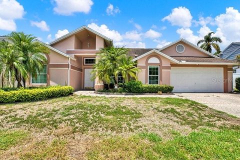 House in Odessa, Florida 4 bedrooms, 234.49 sq.m. № 1815152 - photo 1