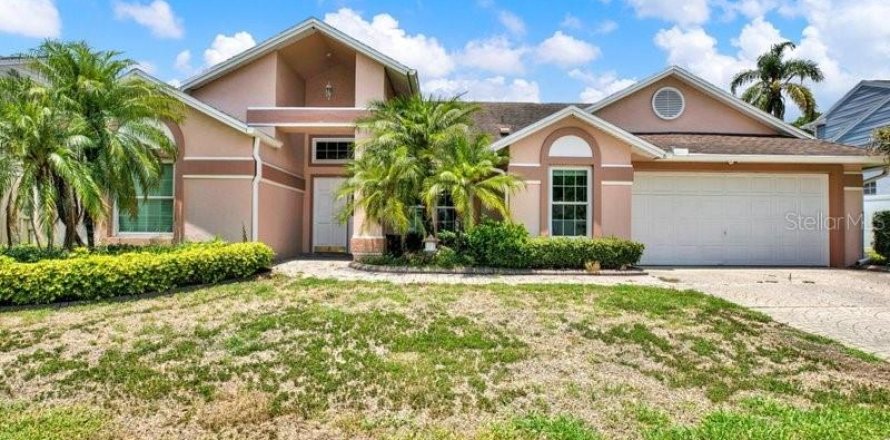 House in Odessa, Florida 4 bedrooms, 234.49 sq.m. № 1815152