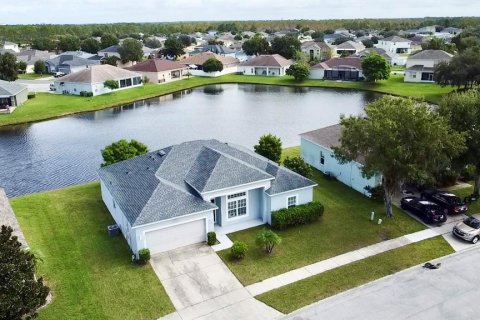 Villa ou maison à vendre à Kissimmee, Floride: 3 chambres, 148.27 m2 № 2289488 - photo 4