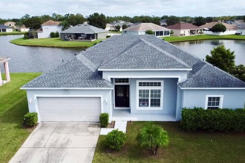 House in Kissimmee, Florida 3 bedrooms, 148.27 sq.m. № 2289488