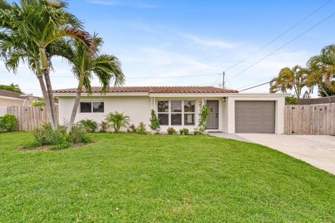 House in Boca Raton, Florida 3 bedrooms, 113.99 sq.m. № 2319548