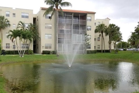 Condo in North Lauderdale, Florida, 1 bedroom  № 2035664