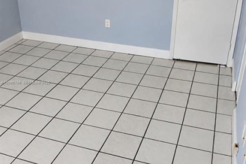 Appartement à louer à Hialeah, Floride: 2 chambres, 75.44 m2 № 2385055 - photo 30