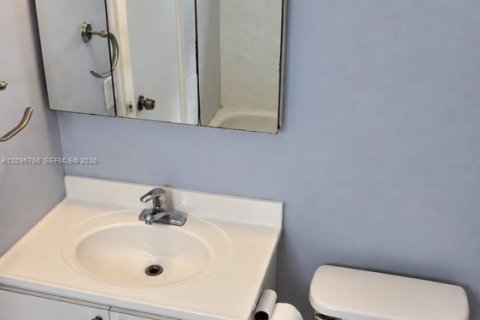 Appartement à louer à Hialeah, Floride: 2 chambres, 75.44 m2 № 2385055 - photo 29