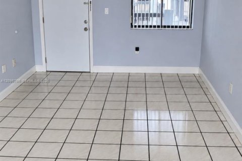 Appartement à louer à Hialeah, Floride: 2 chambres, 75.44 m2 № 2385055 - photo 20