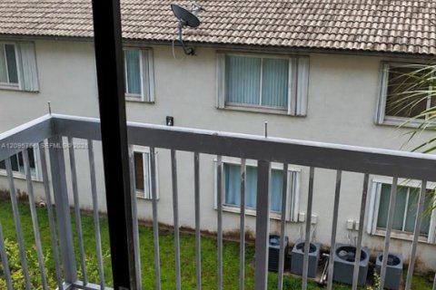 Appartement à louer à Hialeah, Floride: 2 chambres, 75.44 m2 № 2385055 - photo 21