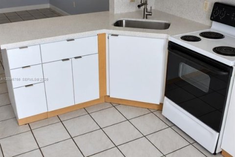 Appartement à louer à Hialeah, Floride: 2 chambres, 75.44 m2 № 2385055 - photo 18