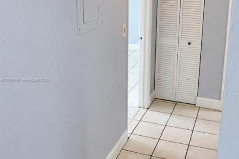 Appartement à louer à Hialeah, Floride: 2 chambres, 75.44 m2 № 2385055 - photo 22