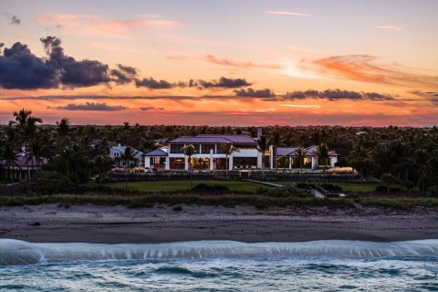 Casa en Stuart, Florida 5 dormitorios, 1078.22 m2 № 2242890