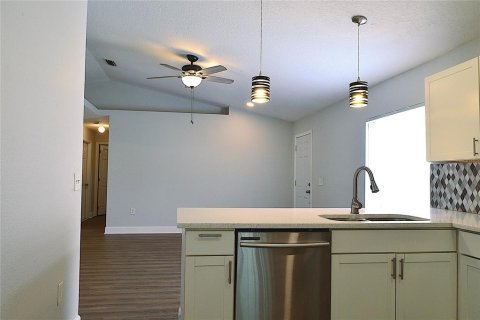 Casa en venta en Orlando, Florida, 4 dormitorios, 110.18 m2 № 1824981 - foto 13