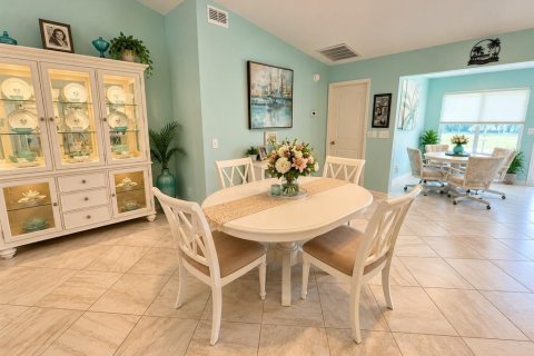 Villa ou maison à vendre à Lakeland, Floride: 2 chambres, 124.02 m2 № 2421860 - photo 9