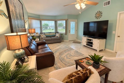 Villa ou maison à vendre à Lakeland, Floride: 2 chambres, 124.02 m2 № 2421860 - photo 4