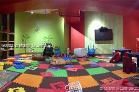 Купить кондоминиум в Майами, Флорида 1 спальня, 87.14м2, № 2053482 - фото 25