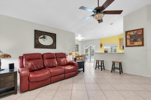 House in Tampa, Florida 3 bedrooms, 181.16 sq.m. № 1846425 - photo 17