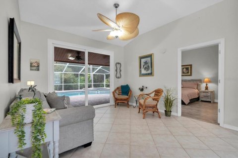 House in Tampa, Florida 3 bedrooms, 181.16 sq.m. № 1846425 - photo 8