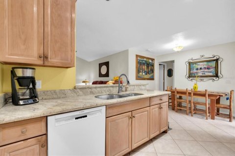 House in Tampa, Florida 3 bedrooms, 181.16 sq.m. № 1846425 - photo 12