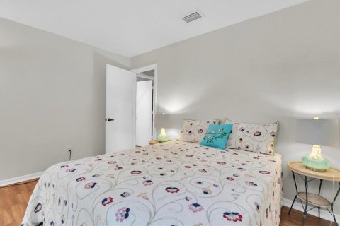 House in Tampa, Florida 3 bedrooms, 181.16 sq.m. № 1846425 - photo 25