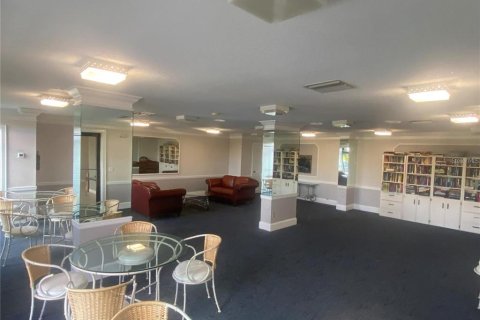 Condo in Saint Petersburg, Florida, 3 bedrooms № 2097599 - photo 26