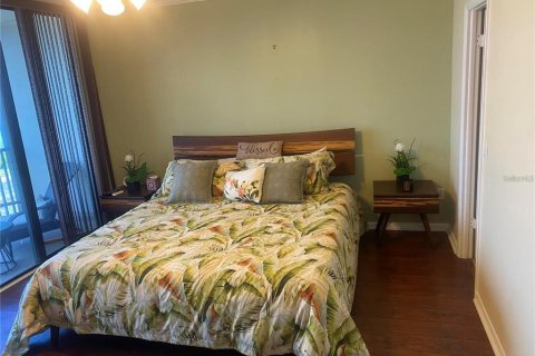 Condo in Saint Petersburg, Florida, 3 bedrooms № 2097599 - photo 14