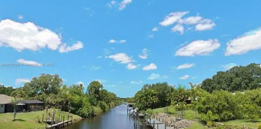 Land in Port Charlotte, Florida № 1753353