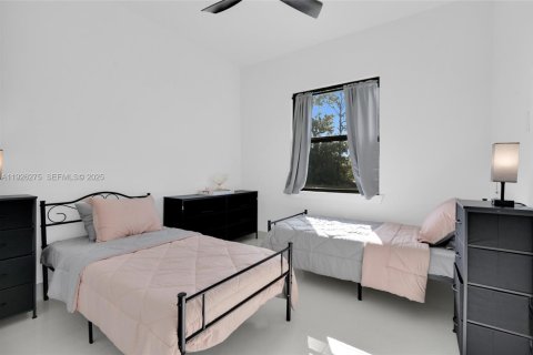 Casa en venta en Lehigh Acres, Florida, 3 dormitorios № 1984552 - foto 26