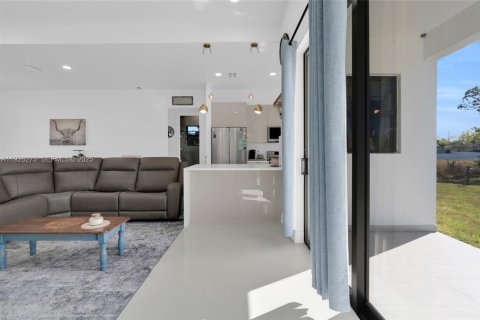 Casa en venta en Lehigh Acres, Florida, 3 dormitorios № 1984552 - foto 20