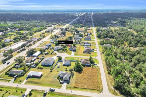 Casa en venta en Lehigh Acres, Florida, 3 dormitorios № 1984552 - foto 9