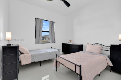 Casa en venta en Lehigh Acres, Florida, 3 dormitorios № 1984552 - foto 25