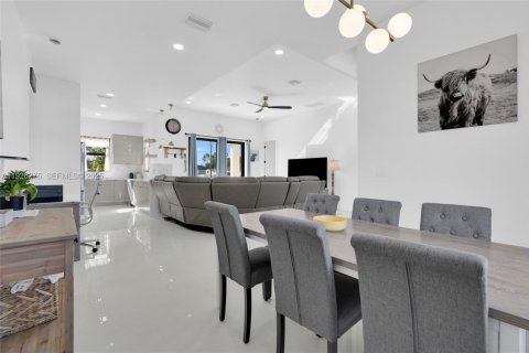 Casa en venta en Lehigh Acres, Florida, 3 dormitorios № 1984552 - foto 29