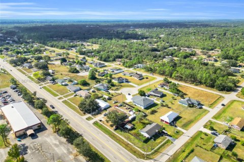 Casa en venta en Lehigh Acres, Florida, 3 dormitorios № 1984552 - foto 6