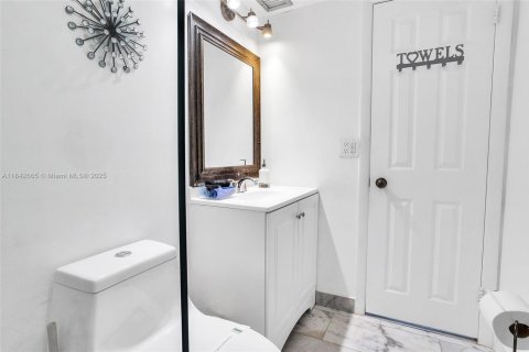 Condo in Plantation, Florida, 1 bedroom  № 1878532 - photo 24