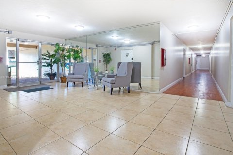 Condo in Plantation, Florida, 1 bedroom  № 1878532 - photo 27