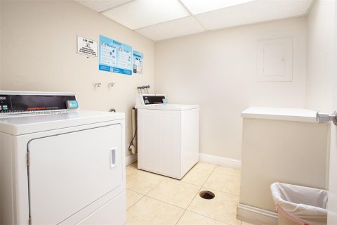Condo in Plantation, Florida, 1 bedroom  № 1878532 - photo 29