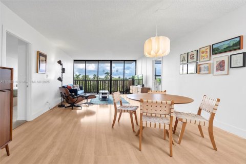 Condominio en alquiler en Miami, Florida, 2 dormitorios, 113.25 m2 № 1932453 - foto 1